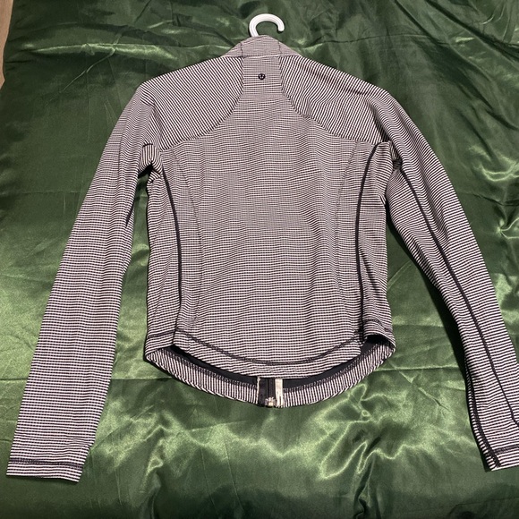 Define jacket - Picture 3 of 3